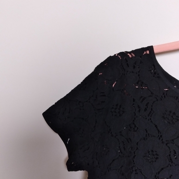 Loft Outlet Sheer Black Floral Lace Short Sleeve Blouse Size Medium - Picture 5 of 7